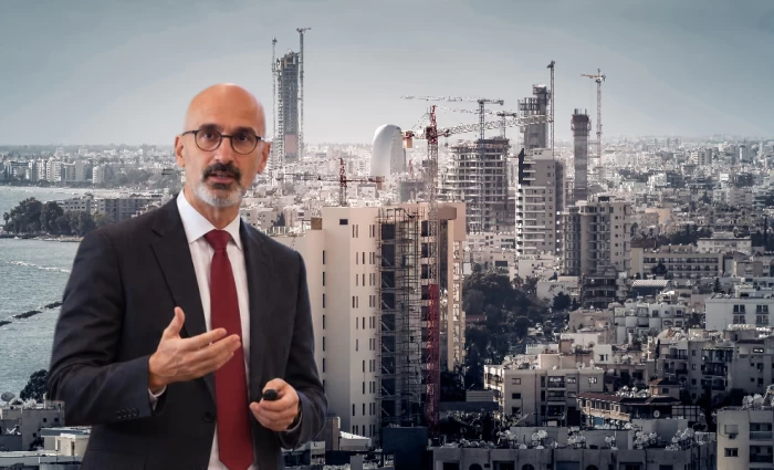 Στεγαστικό: «Δεν αρκεί να κτίζουμε περισσότερο» – «Πρέπει να αποσυνδέσουμε τη μόνιμη διαμονή από την αγορά ακινήτου»